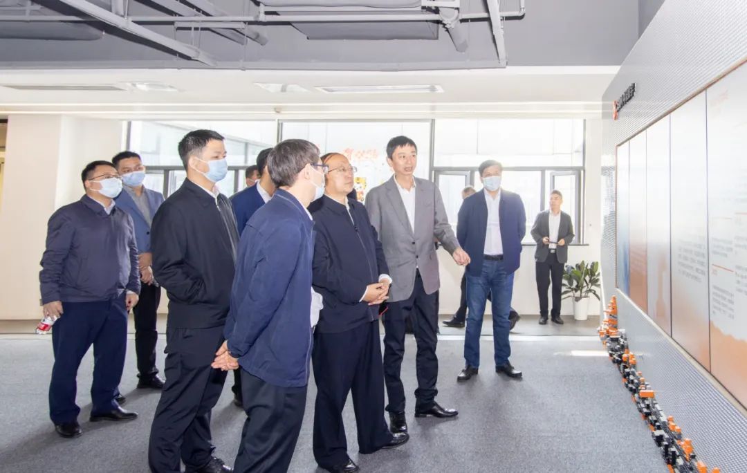 武汉市委常委、武汉经开区工委书记刘子清到中设数字调研指导 武汉市委常委、武汉经开区工委书记刘子清到中设数字调研指导